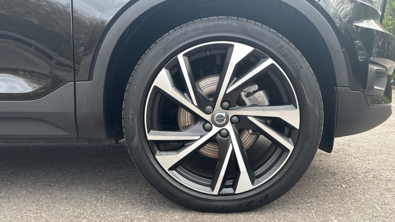 Volvo Xc40 2.0 B4P R DESIGN Pro 5dr Auto [7 speed] Petrol Estate